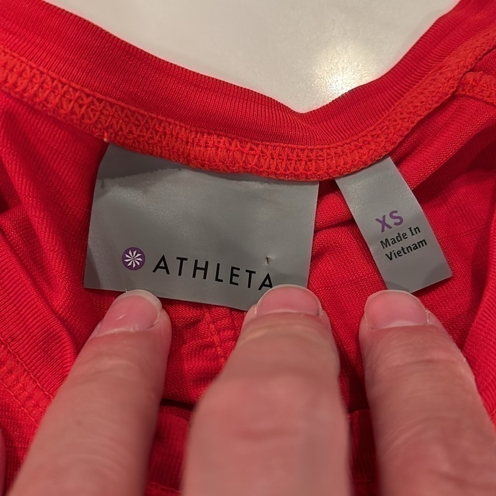 Athleta Rash Guard Too - Picture 2 of 5